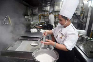 广州去哪里可以学做布拉肠粉,要多久才能学hui?